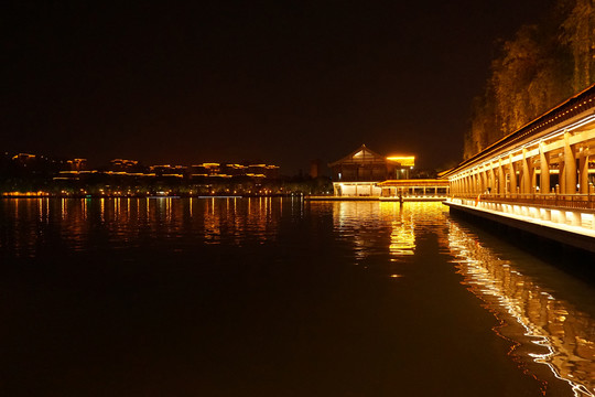 西安曲江南湖夜景