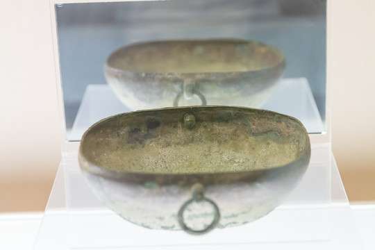 上海博物馆战国早期宴乐画像杯