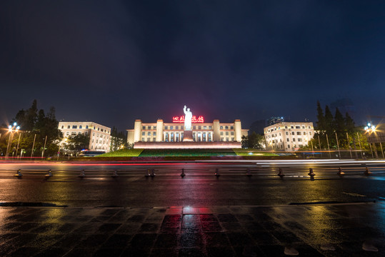 四川科技馆夜景