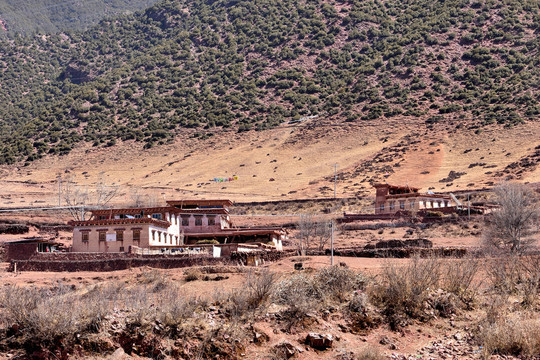 川藏线318国道沿线藏族民居