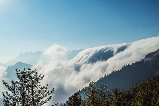 牛背山