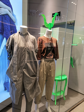 女装专卖店