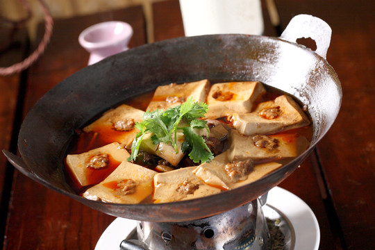茶树菇煲豆腐