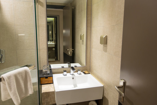 宾馆客房卫生间洗手池