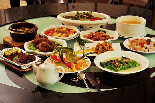 围餐