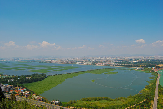滇池
