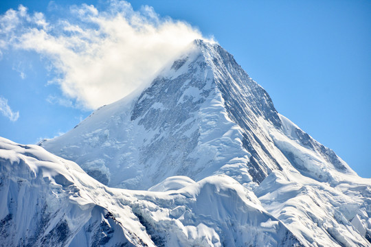 贡嘎雪山