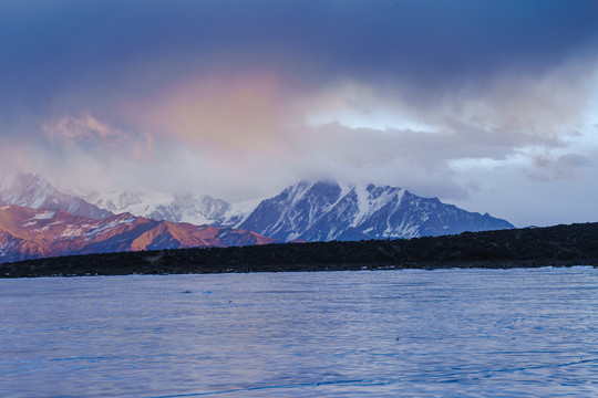 夕照贡嘎山