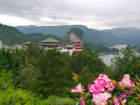 铜钹山鹊桥谷景区