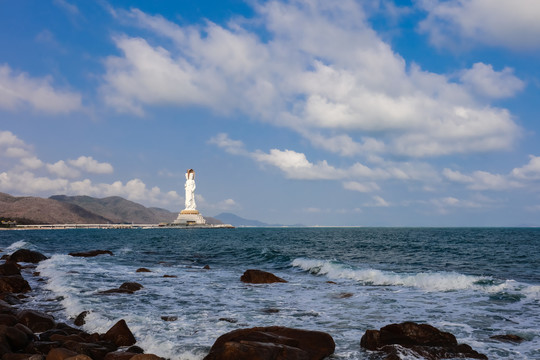 海南三亚南山寺海上观音