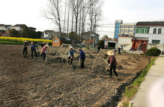 人工筛土