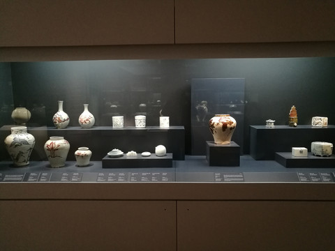 韩国国立中央博物馆瓷器展品