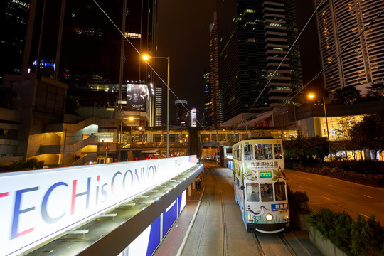 香港夜景经典的叮叮车双层巴士