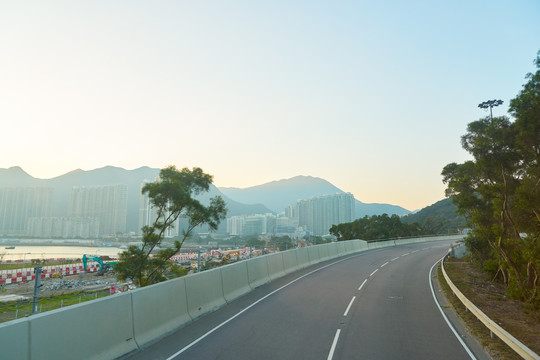 双层巴士往外看的香港城市街景