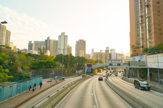 双层巴士往外看的香港城市街景