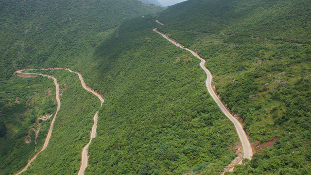 黑尔盘旋公路