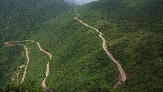 黑尔盘旋公路