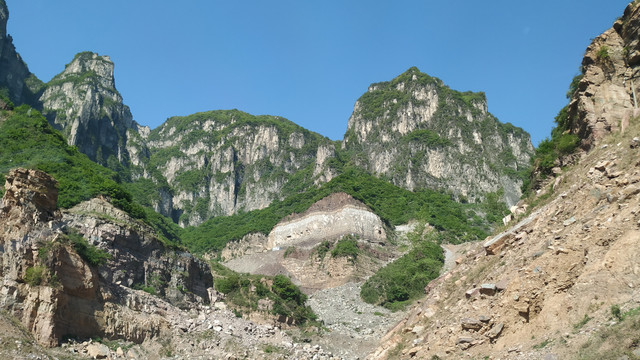 山路高山