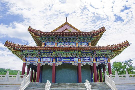 鞍山玉佛寺天王殿侧面建筑