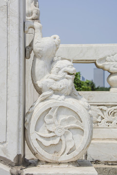 玉佛寺围栏石狮与石鼓雕塑