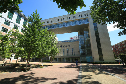 中央财经大学