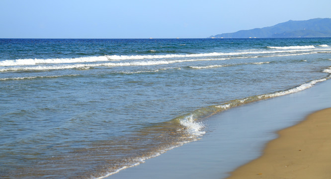 阳光沙滩大海