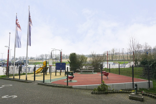 德国高速公路服务区儿童游乐场