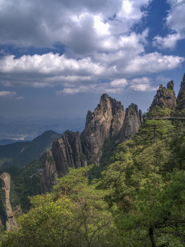 江西三清山岩柱峭壁