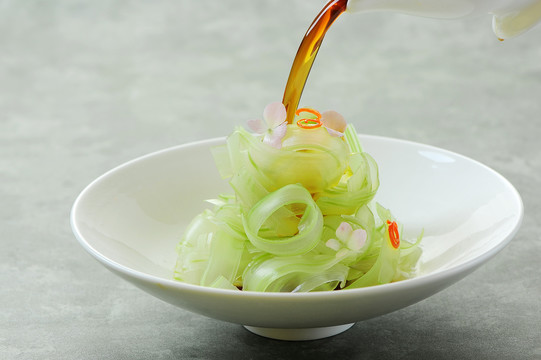 捞汁西芹