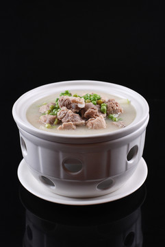豌豆煲排骨