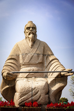 尚湖风景区姜太公钓鱼石雕像