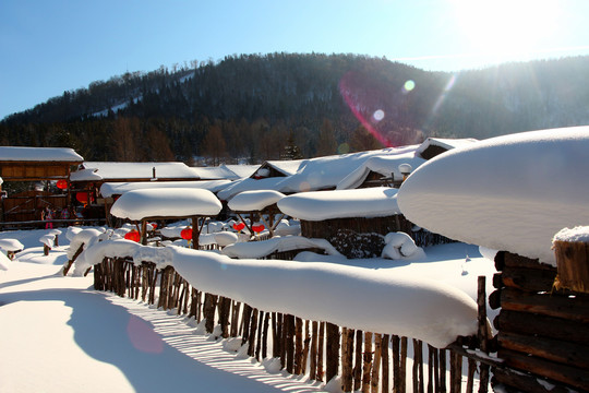 阳光下的雪乡雪景