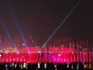 喷泉灯光秀夜景