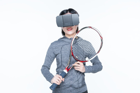 戴VR眼镜运动的女人