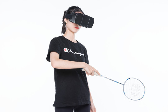 运动女性高科技VR眼镜图片
