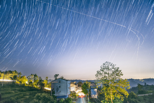 郊外乡村的星空