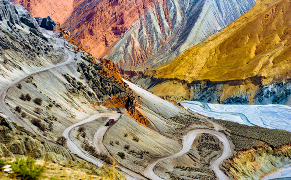 新疆安吉海大峡谷
