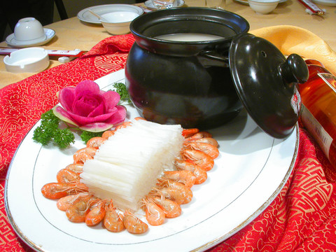 鲜虾炖萝卜
