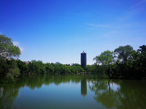 北京大学未名湖