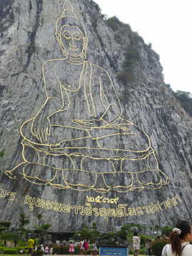 泰国山墙上的佛像
