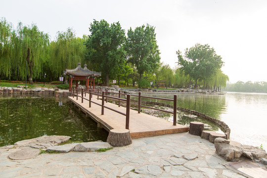 北京陶然亭公园姊妹亭