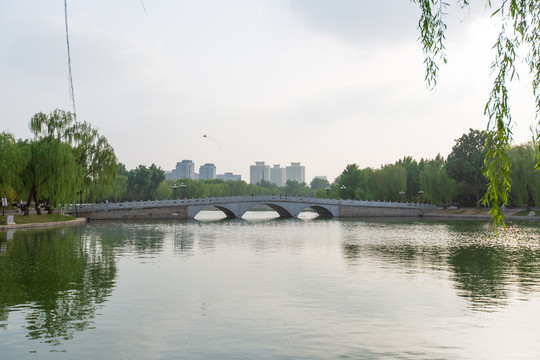 北京陶然亭公园榭湖桥