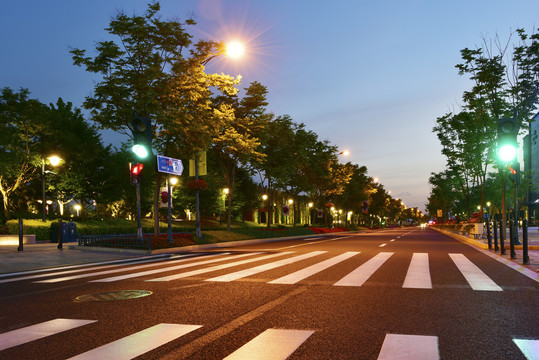 公路与路灯