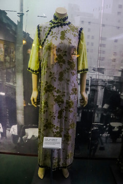 老上海民族服饰