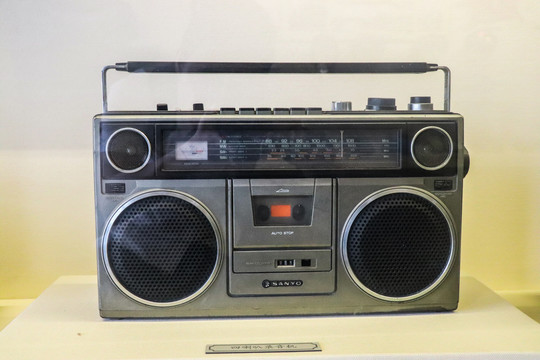 旧式收音机