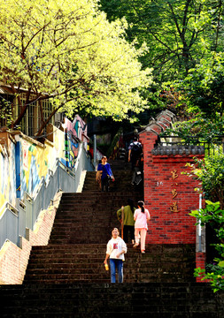 重庆爬坡山坎