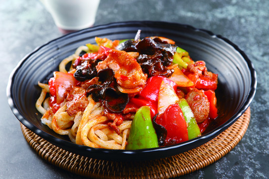 过油肉拌面