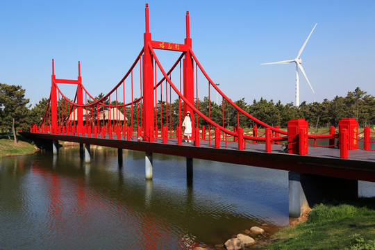 红色铁索桥