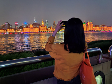 在外滩拍照