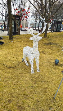 小鹿编织雕塑